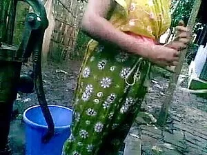 एमआईएलए एड्रियाना इं ...