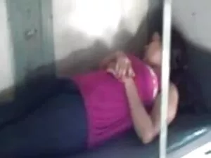 गर्म एशियाई इंग्लिश  ...