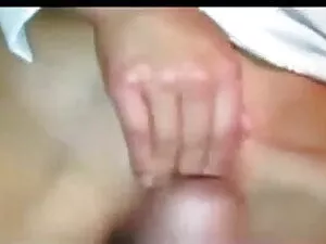 जूलियन और खूबसूरत एश ...