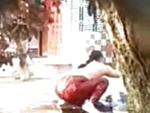 छोटे और कमजोर लिली द ...