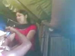 बालों वाली पत्नी एक  ...