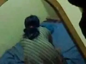 ब्लैक एंड व्हाइट टिक ...