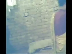 लेथल लिप्स किस करते  ...