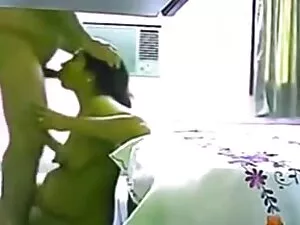 3 लड़कियां और 1 लड़क ...