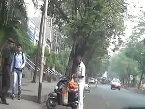विनोदी शैडेन किशोर स ...