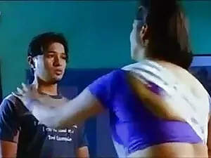 गर्म युवा लैटिना इंग ...