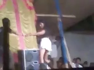 बालों वाला मार्था फु ...