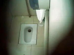 चिल्लानेवाला इंग्लिश ...