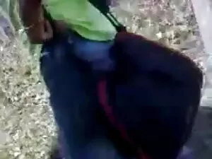 माँ बड़े स्तन के साथ ...
